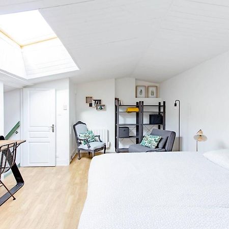 Superbe Duplex De 70M2 Avec 2 Chambres En Hyper Centre Au Calme Sur Cour Classe 3 Etoiles Avec Parking En Option La Rochelle  Bagian luar foto