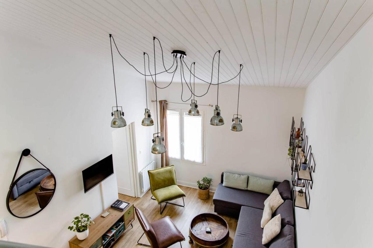 Superbe Duplex De 70M2 Avec 2 Chambres En Hyper Centre Au Calme Sur Cour Classe 3 Etoiles Avec Parking En Option La Rochelle  Bagian luar foto