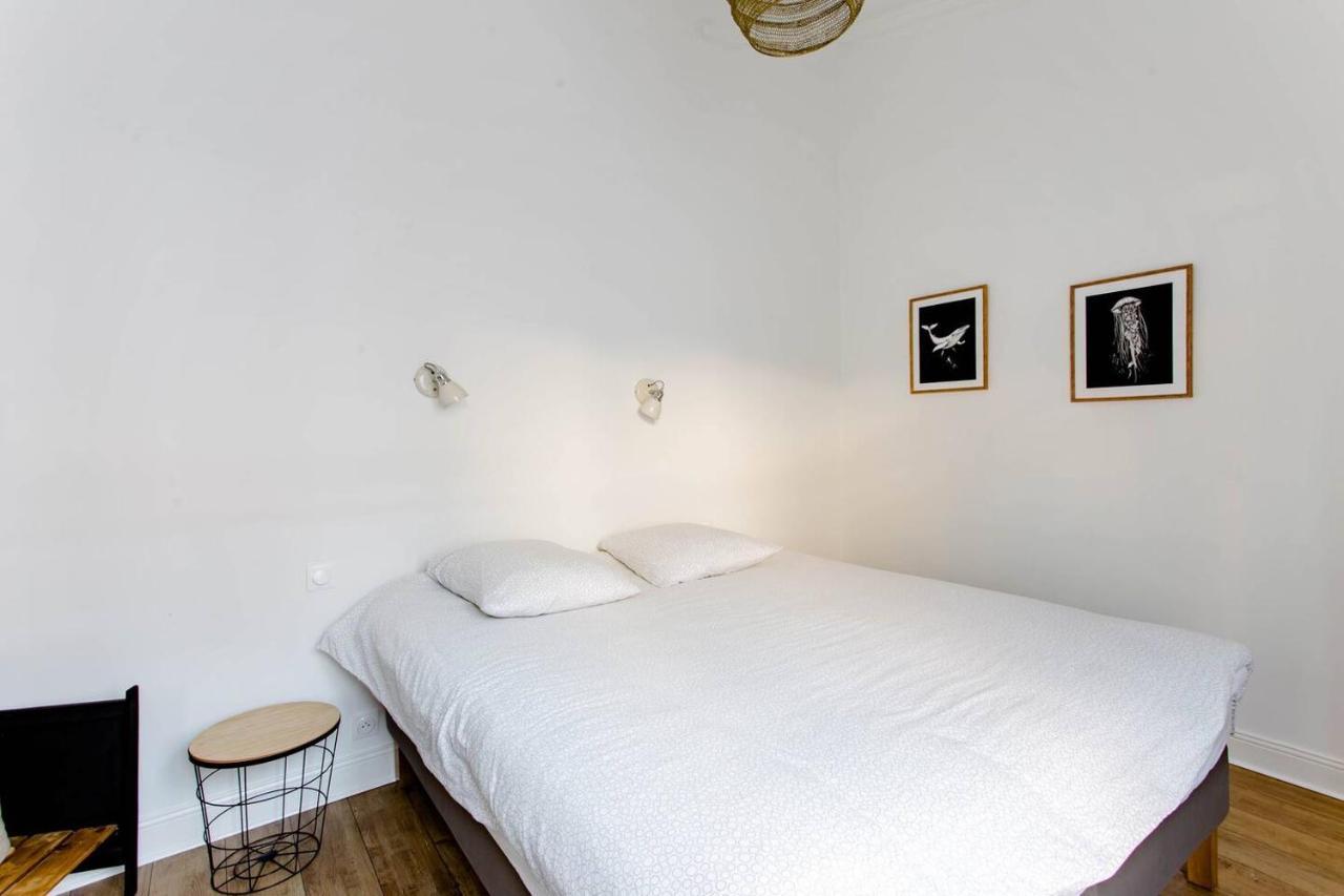 Superbe Duplex De 70M2 Avec 2 Chambres En Hyper Centre Au Calme Sur Cour Classe 3 Etoiles Avec Parking En Option La Rochelle  Bagian luar foto