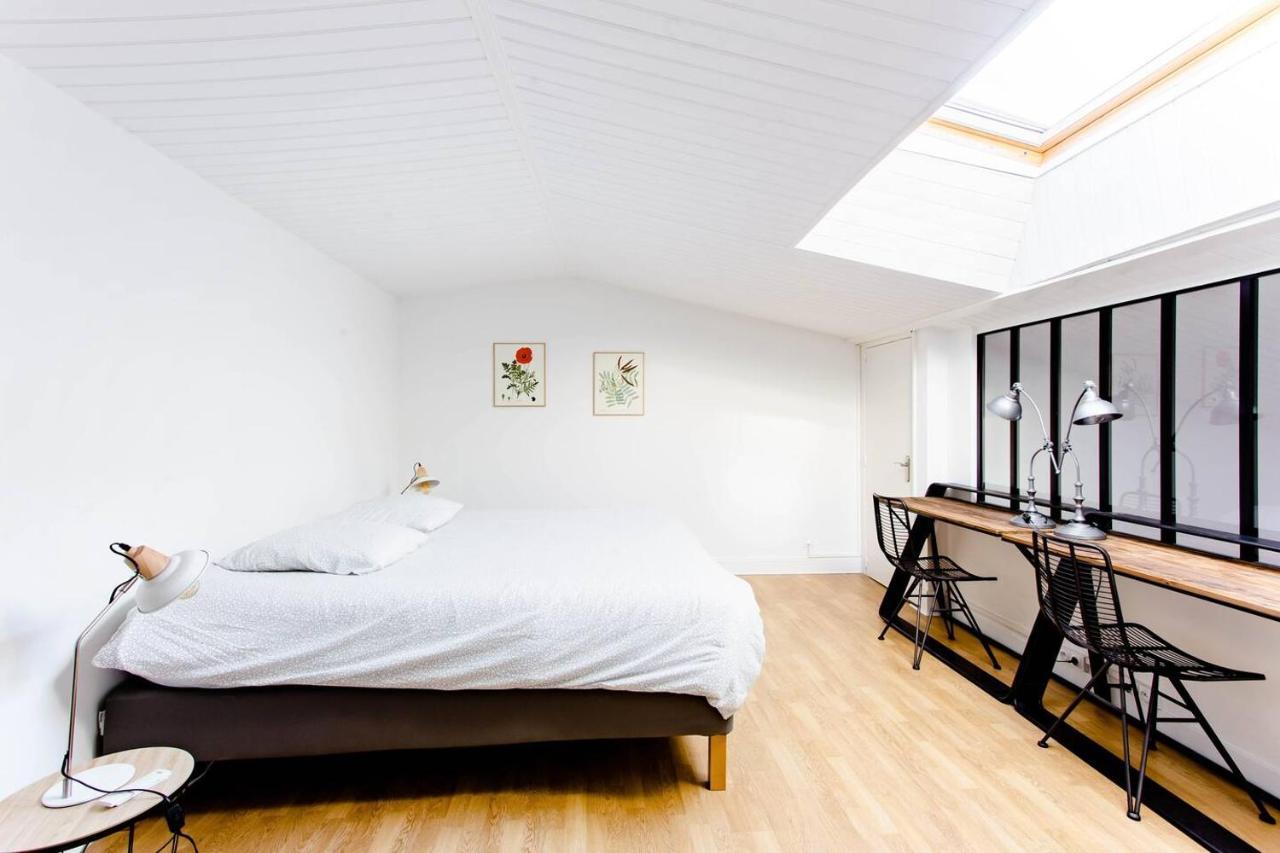 Superbe Duplex De 70M2 Avec 2 Chambres En Hyper Centre Au Calme Sur Cour Classe 3 Etoiles Avec Parking En Option La Rochelle  Bagian luar foto